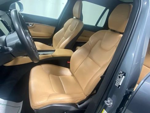 Used 2019 Volvo XC90 T6 Momentum w/ Advanced Package AWD/4WD image 11