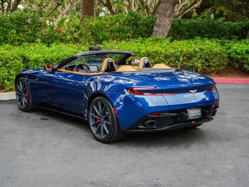 Used 2023 Aston Martin DB11 Volante RWD image 5