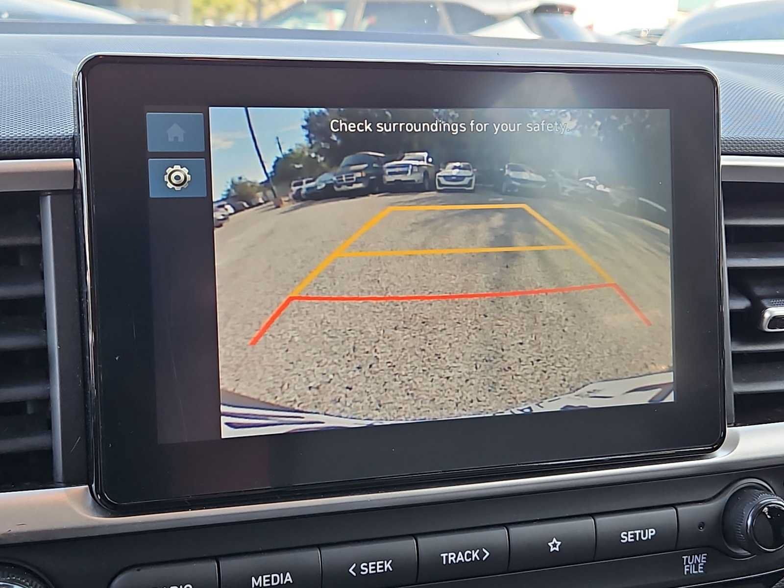 Used 2025 Hyundai Venue SEL FWD image 13