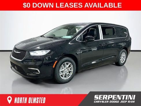 New 2026 Chrysler Pacifica Select image 1