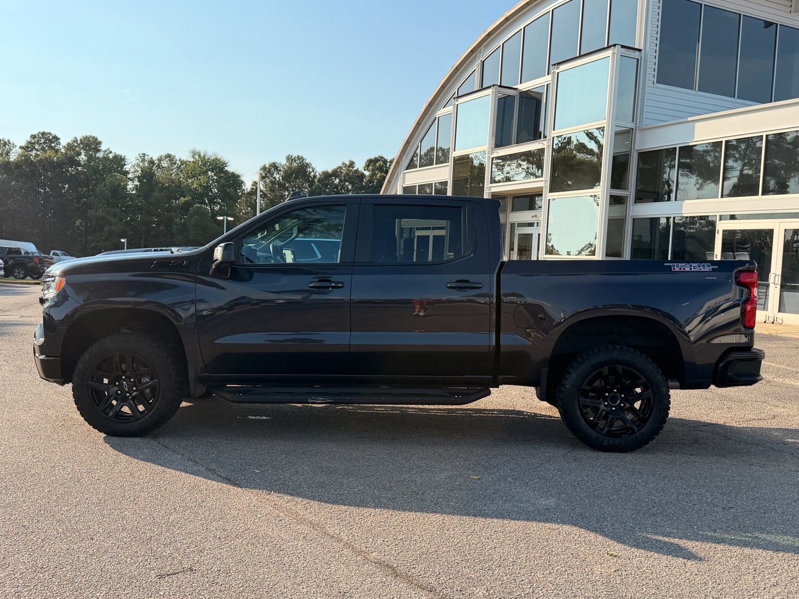 Used 2023 Chevrolet Silverado 1500 LT Trail Boss w/ LT Trail Boss Premium Package AWD/4WD image 9