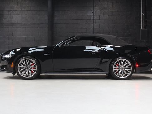 Used 2025 Ford Mustang GT Premium RWD image 4