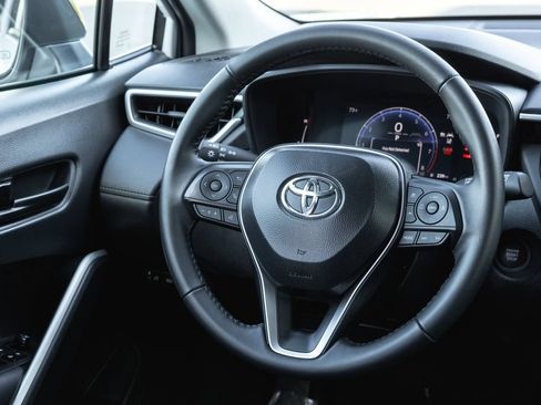 Certified 2026 Toyota Corolla Cross LE FWD image 27