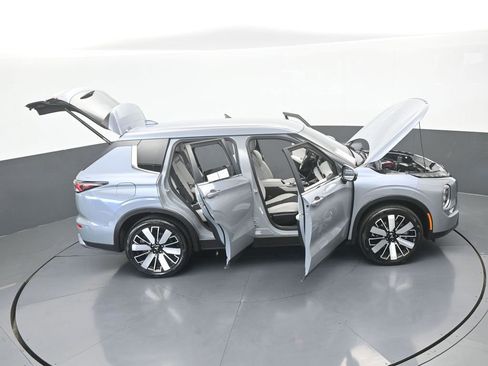 Used 2025 Mitsubishi Outlander SE FWD image 77