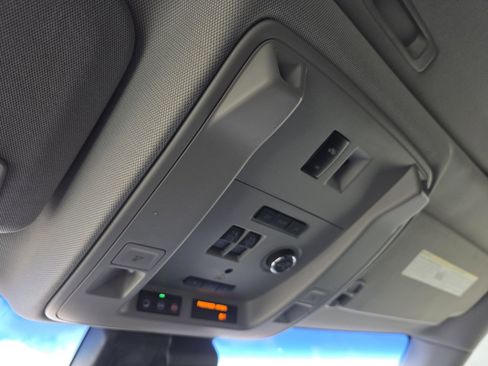 Used 2020 Cadillac Escalade ESV Luxury image 32