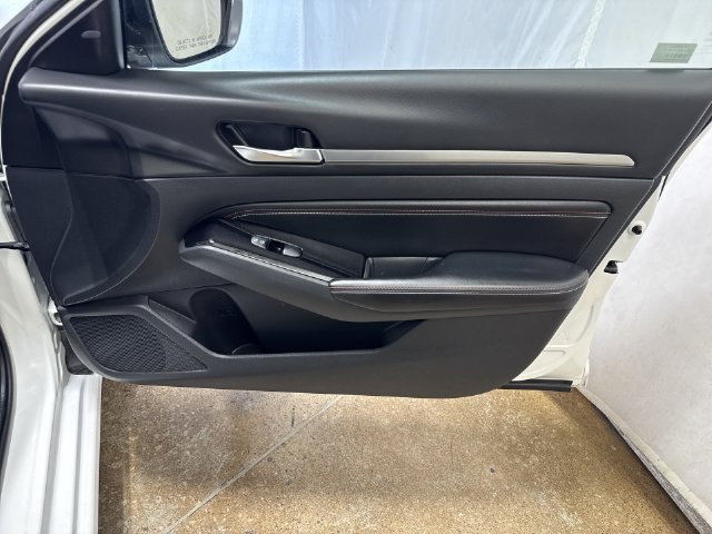 Used 2023 Nissan Altima 2.5 SR w/ SR Premium Package FWD image 26
