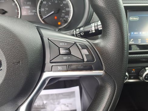 Used 2021 Nissan Kicks S FWD image 9