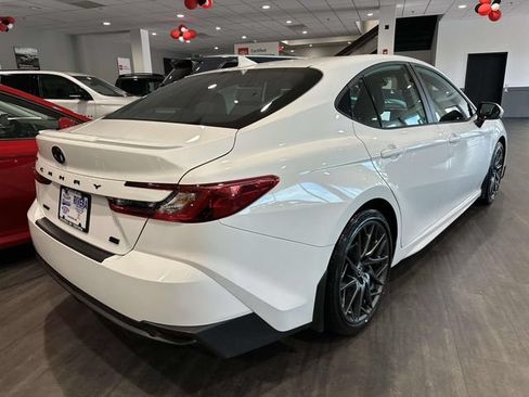 Used 2025 Toyota Camry SE w/ Convenience Package FWD image 6