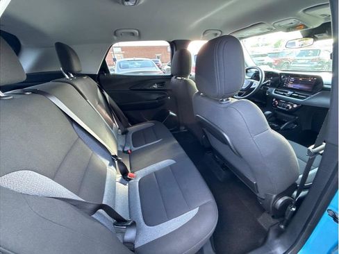Used 2025 Chevrolet TrailBlazer LT FWD image 6