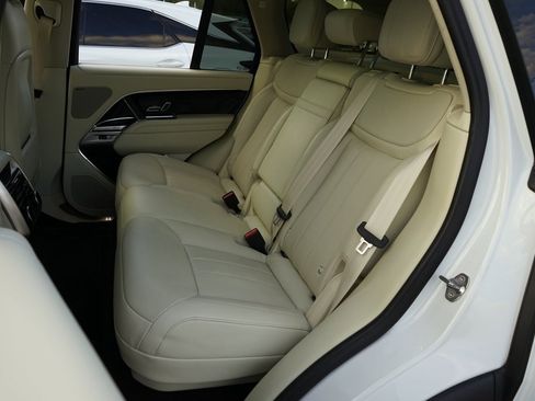 Used 2023 Land Rover Range Rover SE image 18