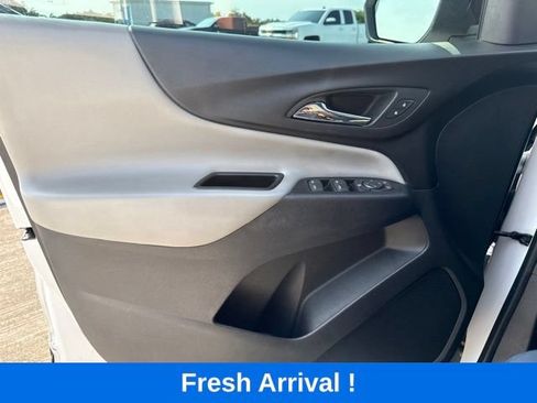 Used 2023 Chevrolet Equinox LS w/ Midnight Edition FWD image 11