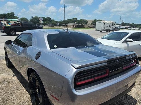 Used 2015 Dodge Challenger R/T w/ Quick Order Package 28B R/T RWD image 10