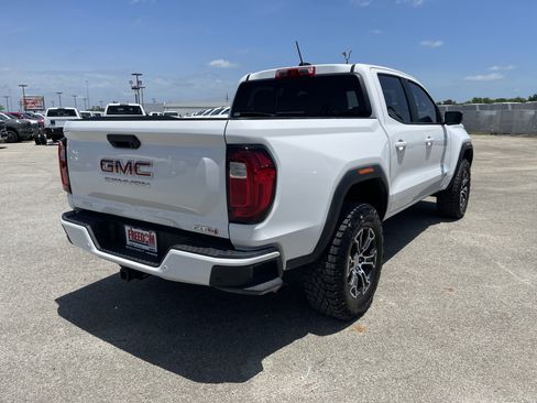 Used 2024 GMC Canyon AT4 w/ Technology Package AWD/4WD image 4