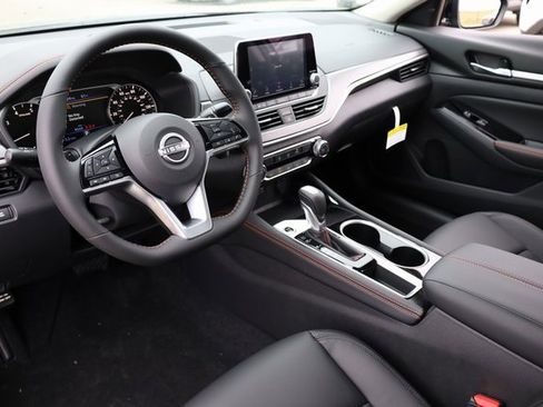 New 2025 Nissan Altima 2.5 SR image 10