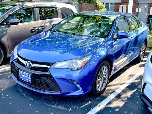 Used 2017 Toyota Camry SE FWD image 13