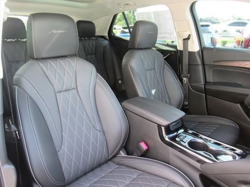 Used 2023 Buick Envision Avenir image 8