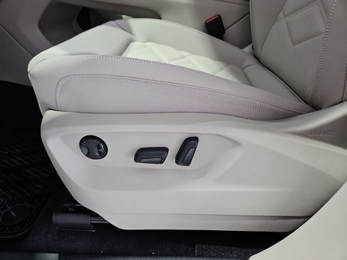 New 2026 Volkswagen Atlas SE FWD image 18