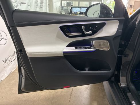 New 2026 Mercedes-Benz GLC 350e 4MATIC image 8