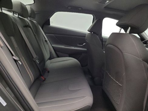 Used 2025 Hyundai Elantra SEL FWD image 19