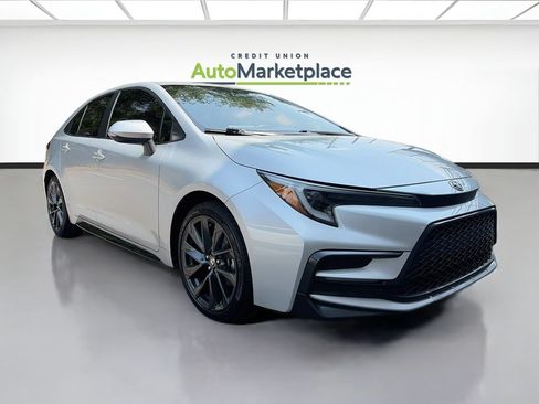 Used 2024 Toyota Corolla SE w/ SE Premium Package FWD image 1