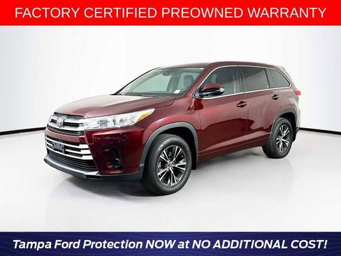 Used 2018 Toyota Highlander LE w/ Carpet Mat Package (TMS) AWD/4WD image 1