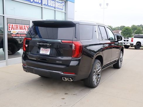 New 2026 GMC Yukon Denali Ultimate AWD/4WD image 3