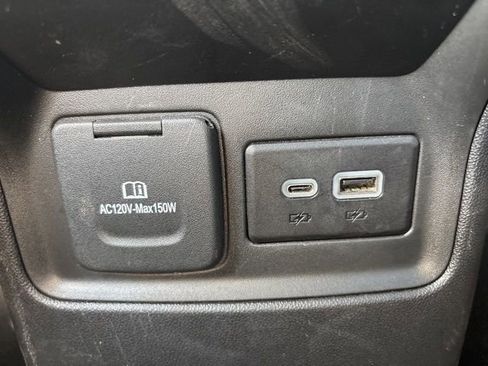 Used 2023 GMC Acadia SLT image 19