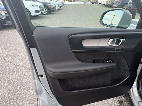 Certified 2025 Volvo XC40 B5 Core image 6