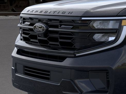 New 2026 Ford Expedition Platinum image 17