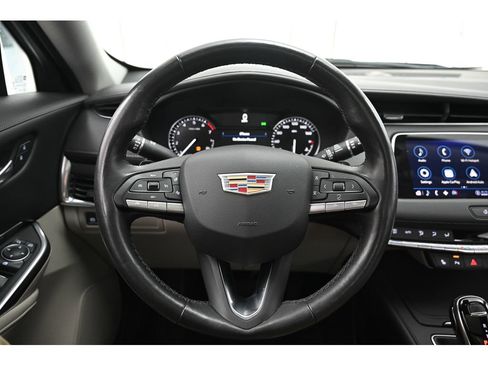 Used 2021 Cadillac XT4 Luxury w/ Cold Weather Package image 35