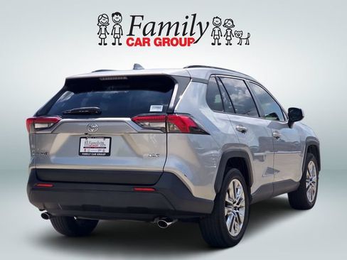 Used 2020 Toyota RAV4 XLE Premium FWD image 4