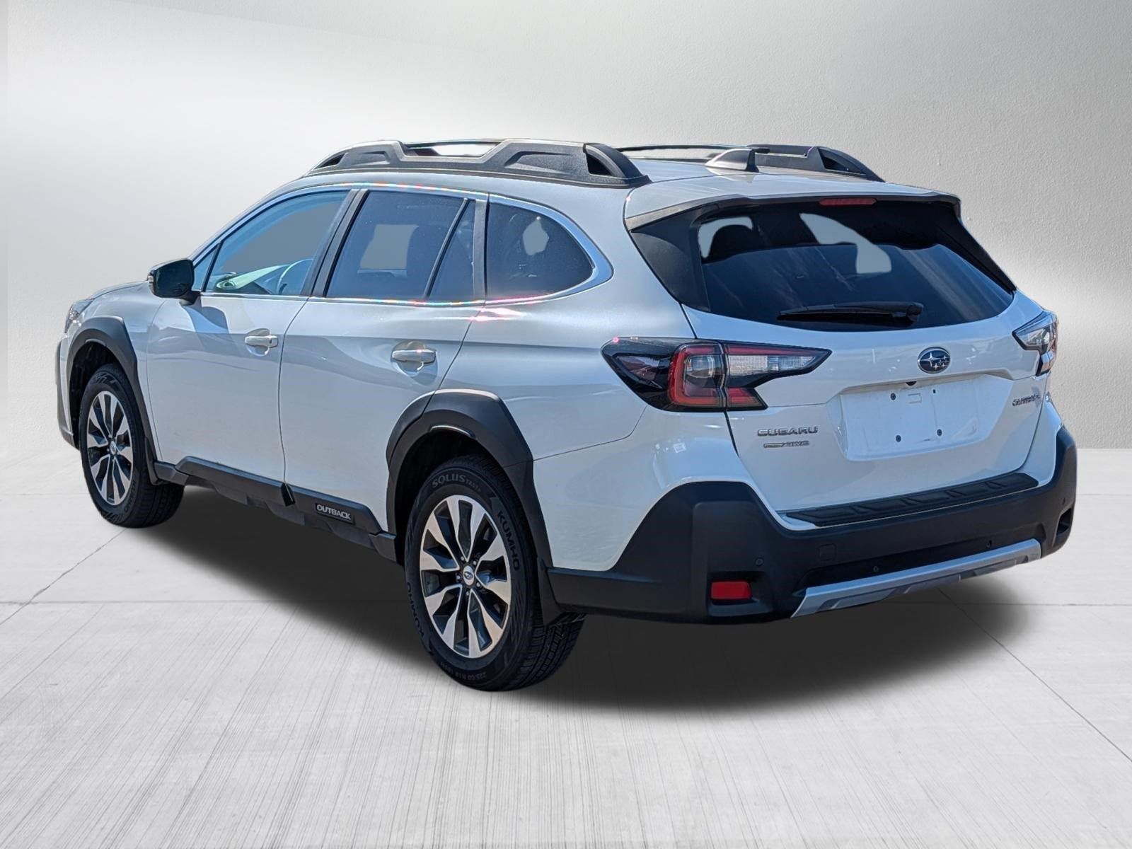 Used 2023 Subaru Outback Limited w/ Popular Package #2 AWD/4WD image 5