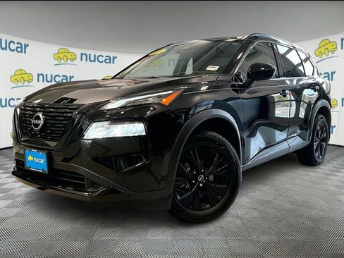 Used 2023 Nissan Rogue SV w/ SV Premium B Package image 3