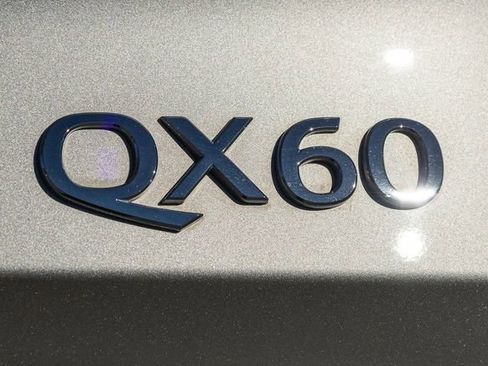 Used 2024 INFINITI QX60 Luxe w/ Performance Audio Package AWD/4WD image 5