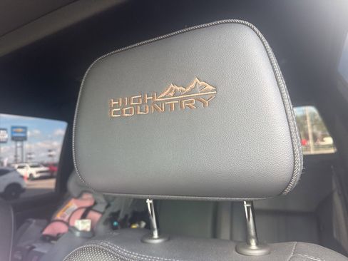 Used 2025 Chevrolet Silverado 2500 High Country w/ Midnight Edition image 8