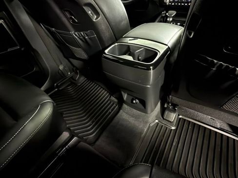 Used 2024 Kia Telluride S image 32