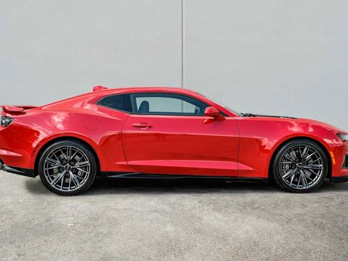 Used 2022 Chevrolet Camaro ZL1 RWD image 8