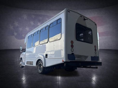Used 2016 Ford E-350 and Econoline 350 Super Duty RWD image 3