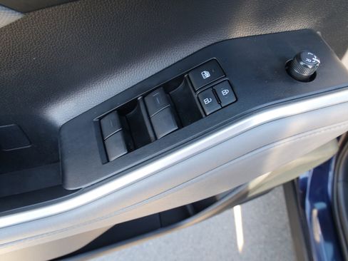 Used 2022 Toyota Highlander L image 20