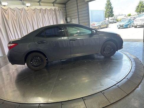 Used 2014 Toyota Corolla LE FWD image 3
