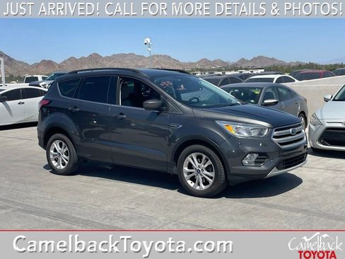 Used 2018 Ford Escape SE FWD image 1