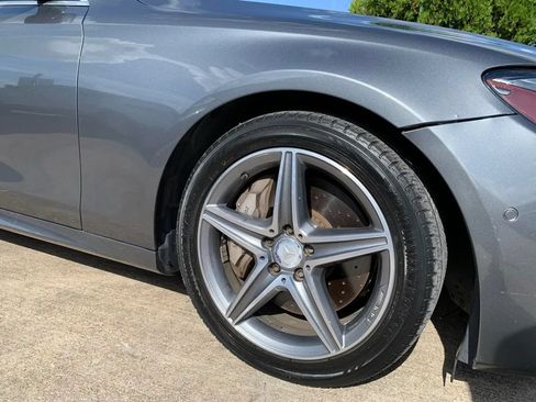 Used 2017 Mercedes-Benz E 300 4MATIC image 25
