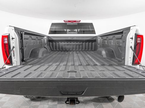 Used 2024 GMC Sierra 2500 Denali Ultimate image 9