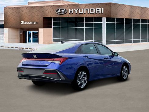 New 2025 Hyundai Elantra SEL image 7