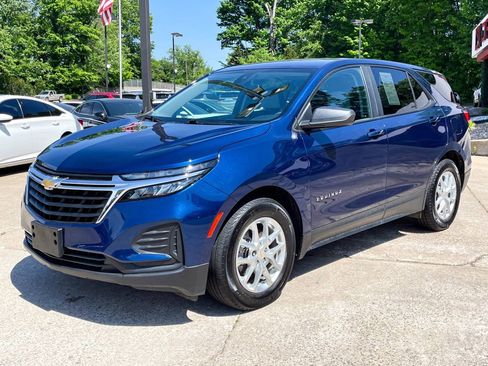 Used 2022 Chevrolet Equinox LS w/ LS Convenience Package FWD image 1
