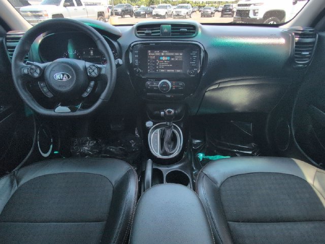 Used 2018 Kia Soul ! FWD image 16