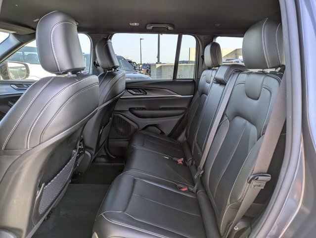 Used 2024 Jeep Grand Cherokee Limited RWD image 14