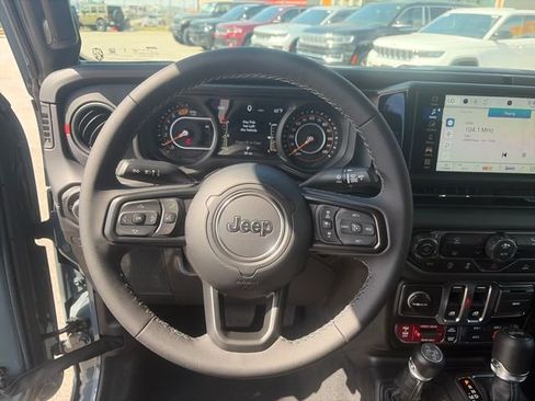 New 2026 Jeep Wrangler Rubicon w/ Xtreme 35 Tire Package image 29