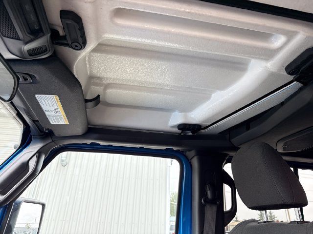 Used 2024 Jeep Wrangler Unlimited Sahara AWD/4WD image 25
