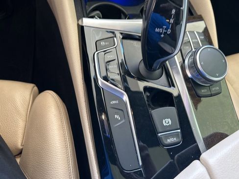 Used 2018 BMW 530e xDrive image 49